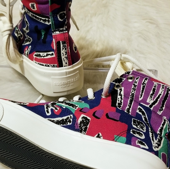 🆕 CONVERSE Fear of God ESSENTIALS
Skidgrip - Picture 2 of 14